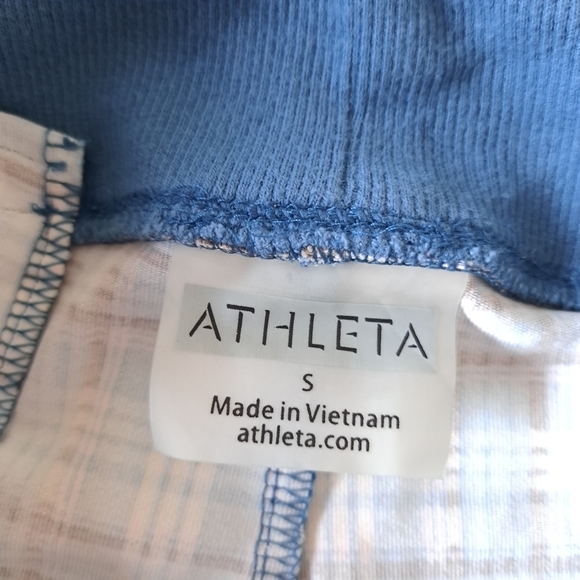 Athleta womens size small plaid pull on shorts - Picture 2 of 4